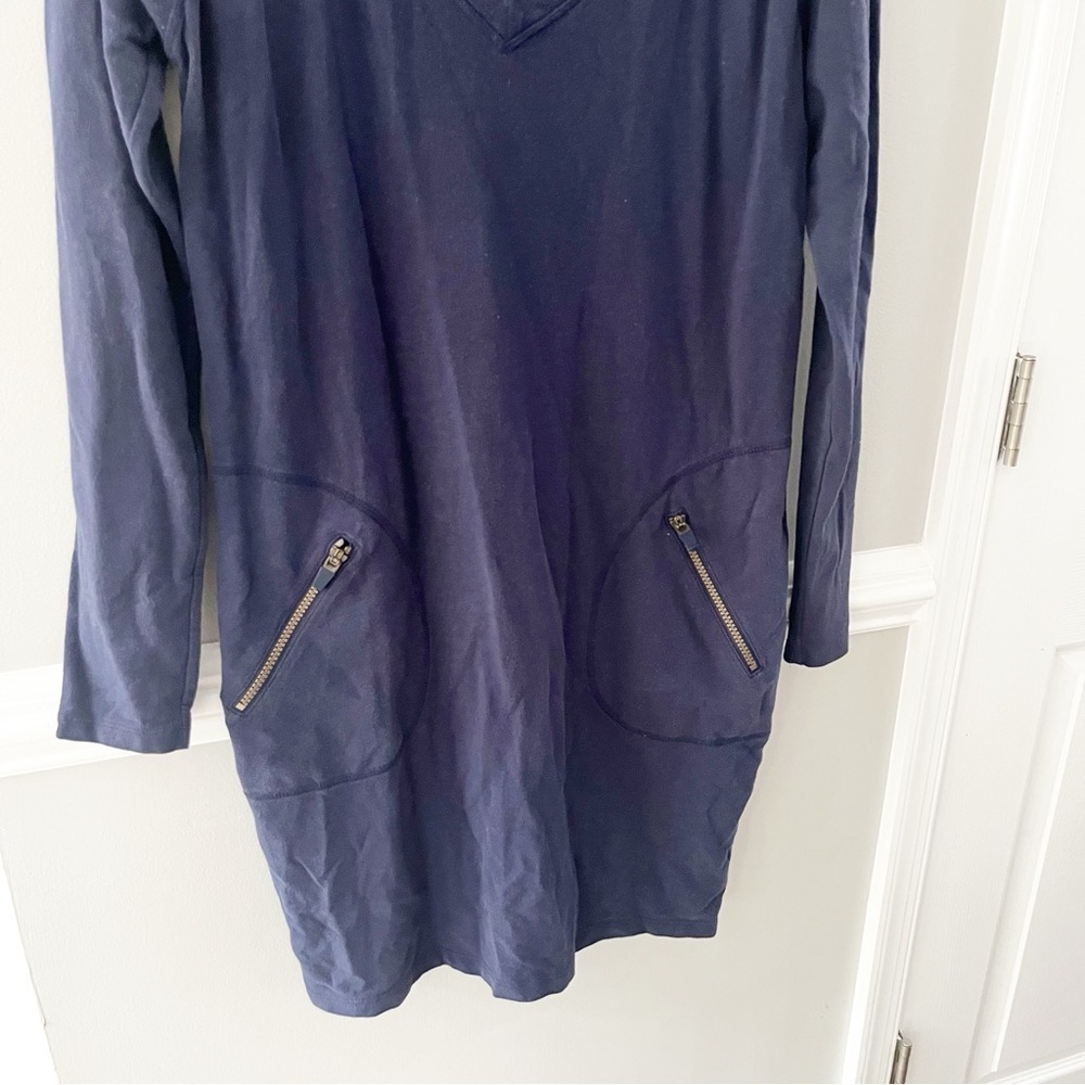 Athleta Navy Blue Oversized Sweatshirt Enchanted Dress Size Medium - Picture 8 of 9